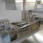 Komplette Küchen mit Edelstahlgrossgeräten von Fichtl Lang
